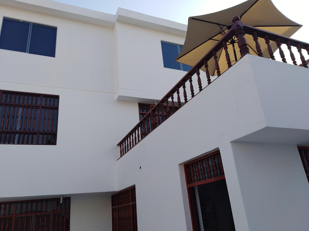 Punta Huanchaco Hostel Exterior photo